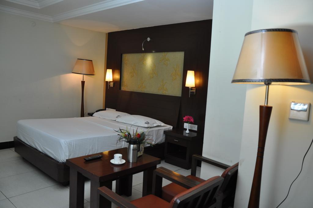 Tiruchirappalli Hotel Shaans חדר תמונה