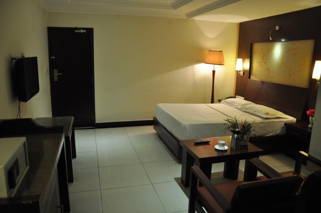 Tiruchirappalli Hotel Shaans חדר תמונה